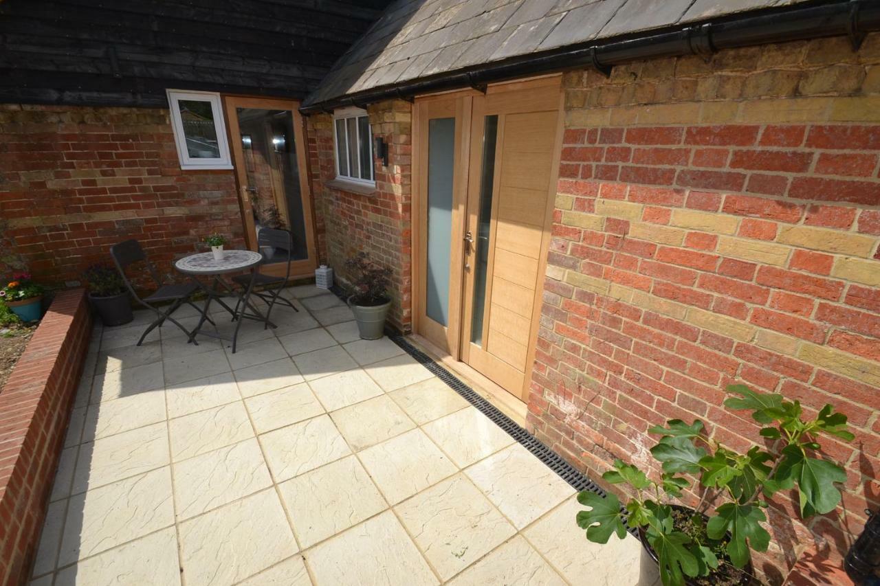 Alberts Dairy Cottage East Cowes Exterior photo